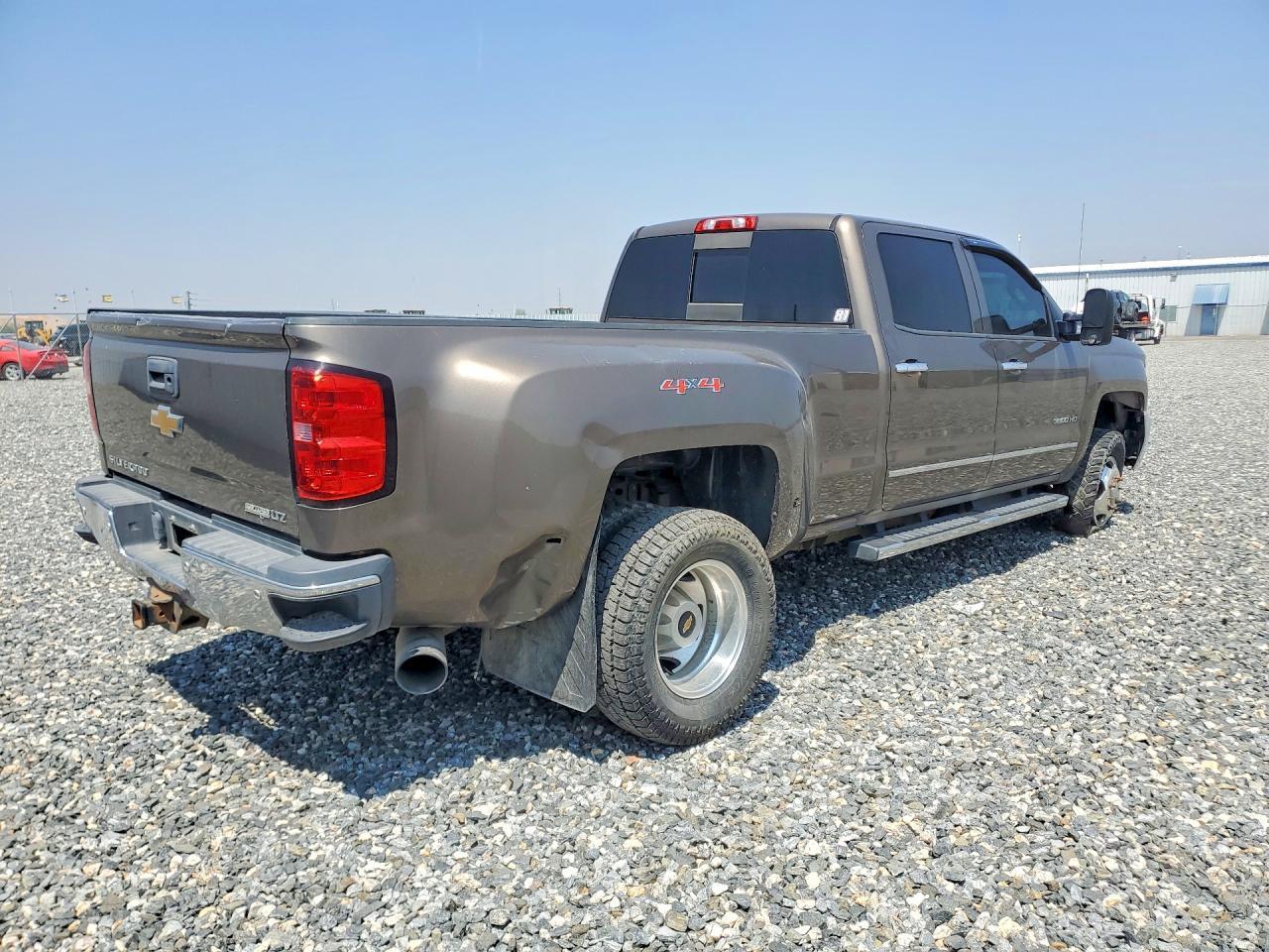 2015 Chevrolet Silverado K3500 Ltz - Image 3