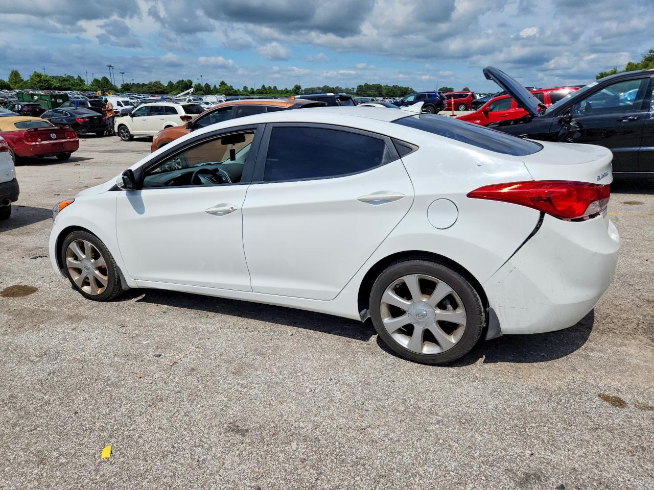 2013 Hyundai Elantra Limited - Фото 2