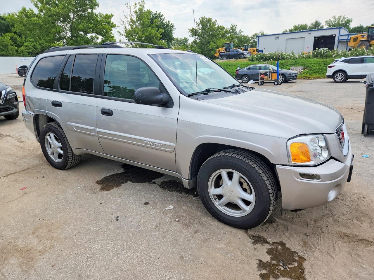 2004 GMC Envoy - Фото 4