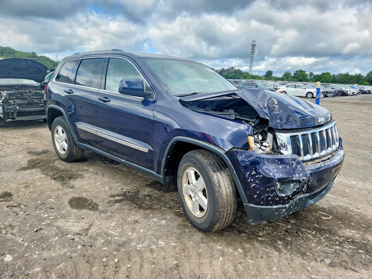 2013 Jeep Grand Cherokee Laredo - Image 4