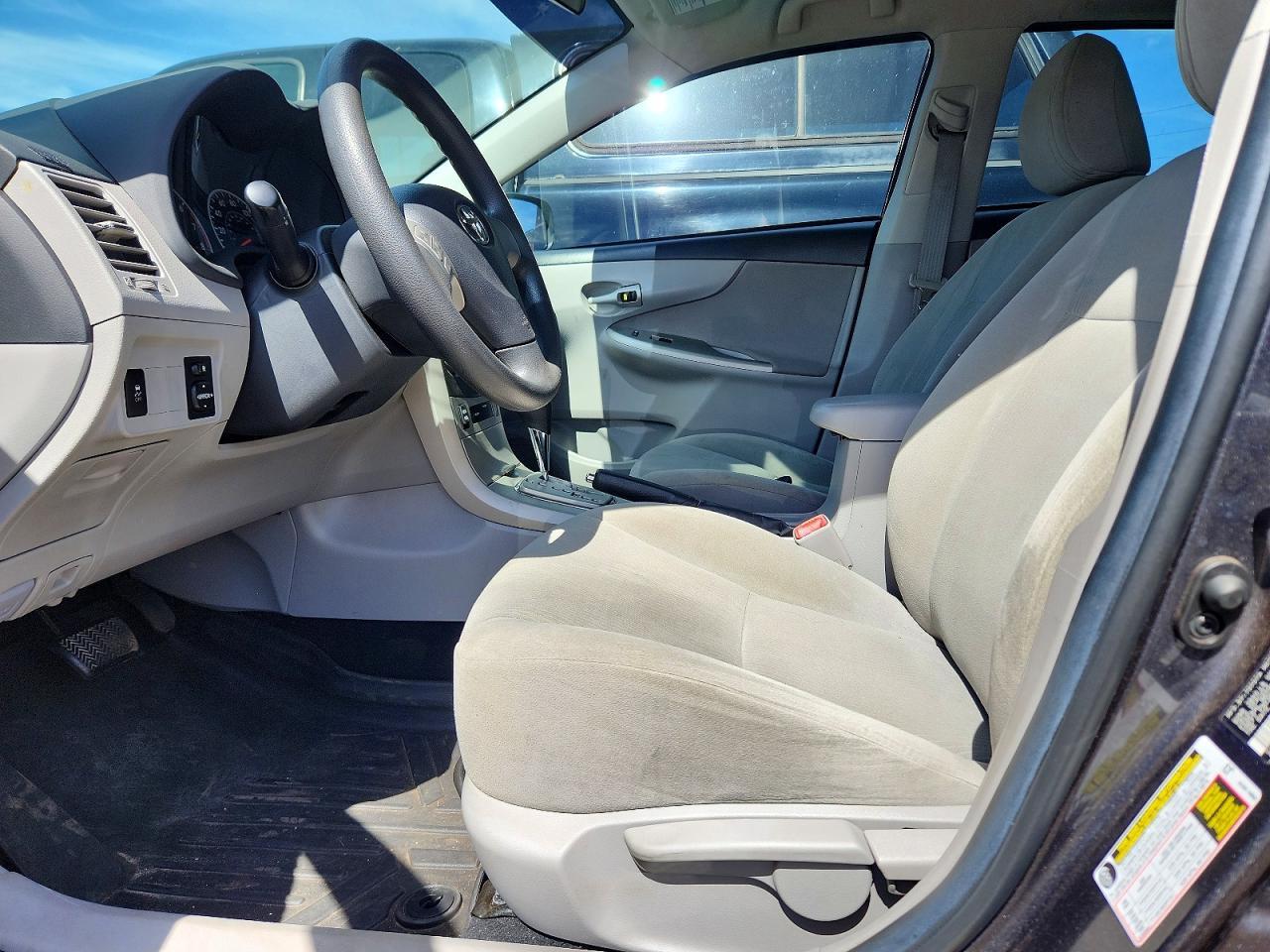 2013 Toyota Corolla L - Фото 7