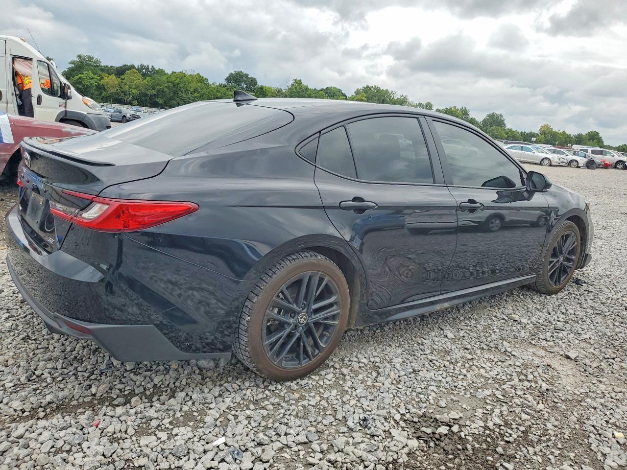 2025 Toyota Camry Se - Фото 3
