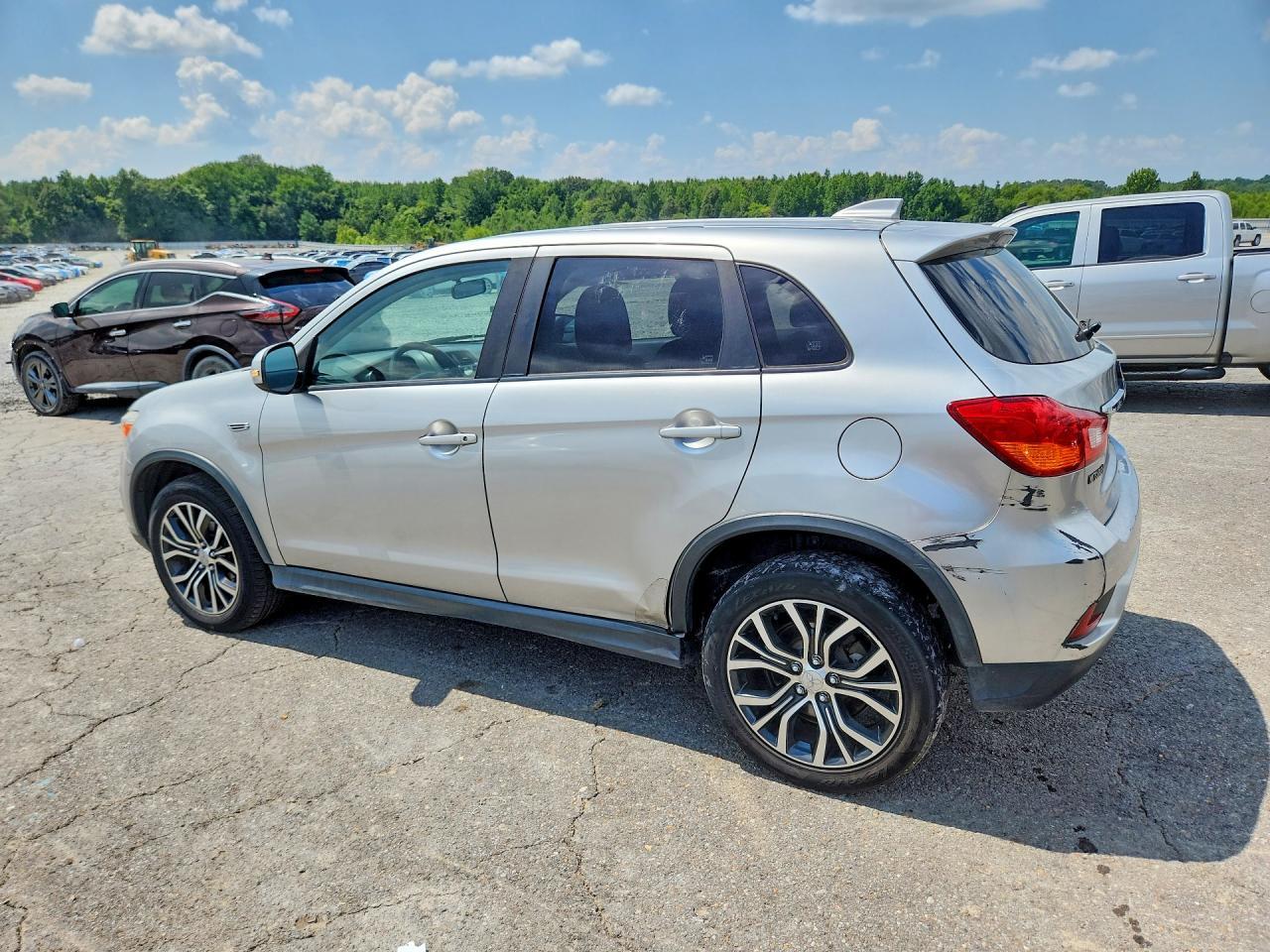 2019 Mitsubishi Outlander Sport Es - Фото 2