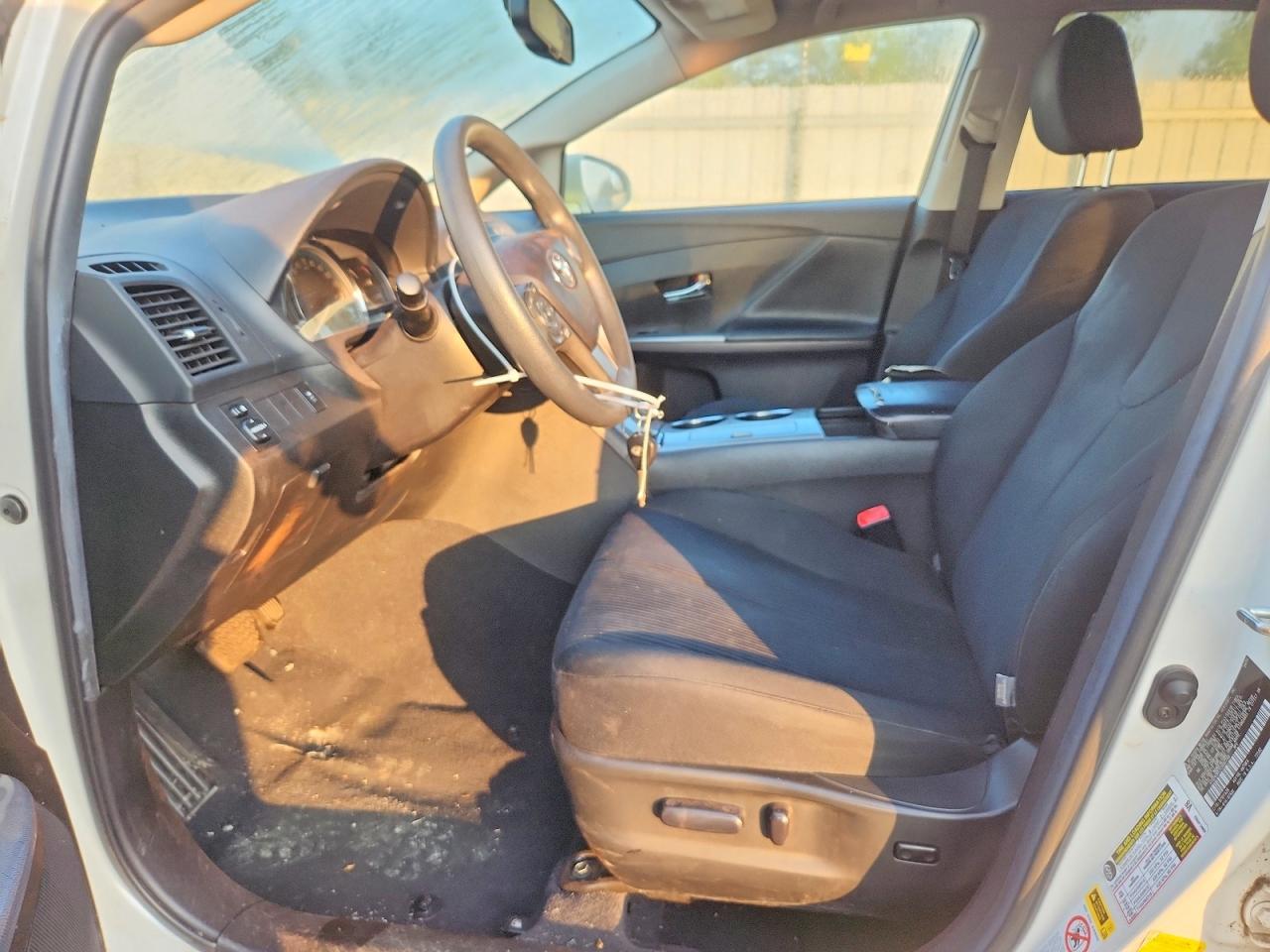 2014 Toyota Venza Le - Image 7