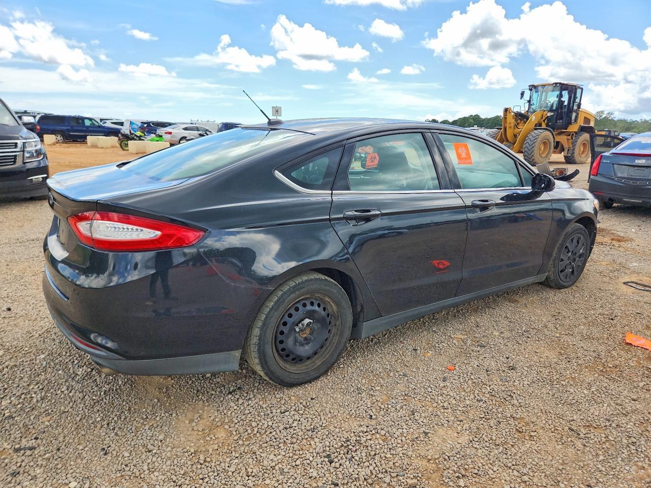 2013 Ford Fusion S - Фото 3