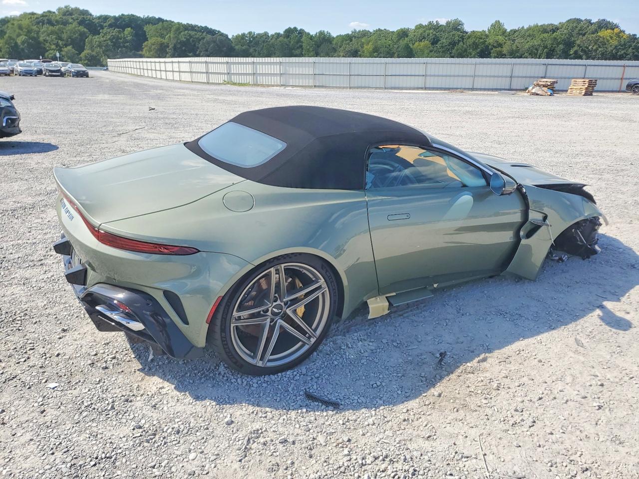 2026 Aston Martin Vantage - Фото 3