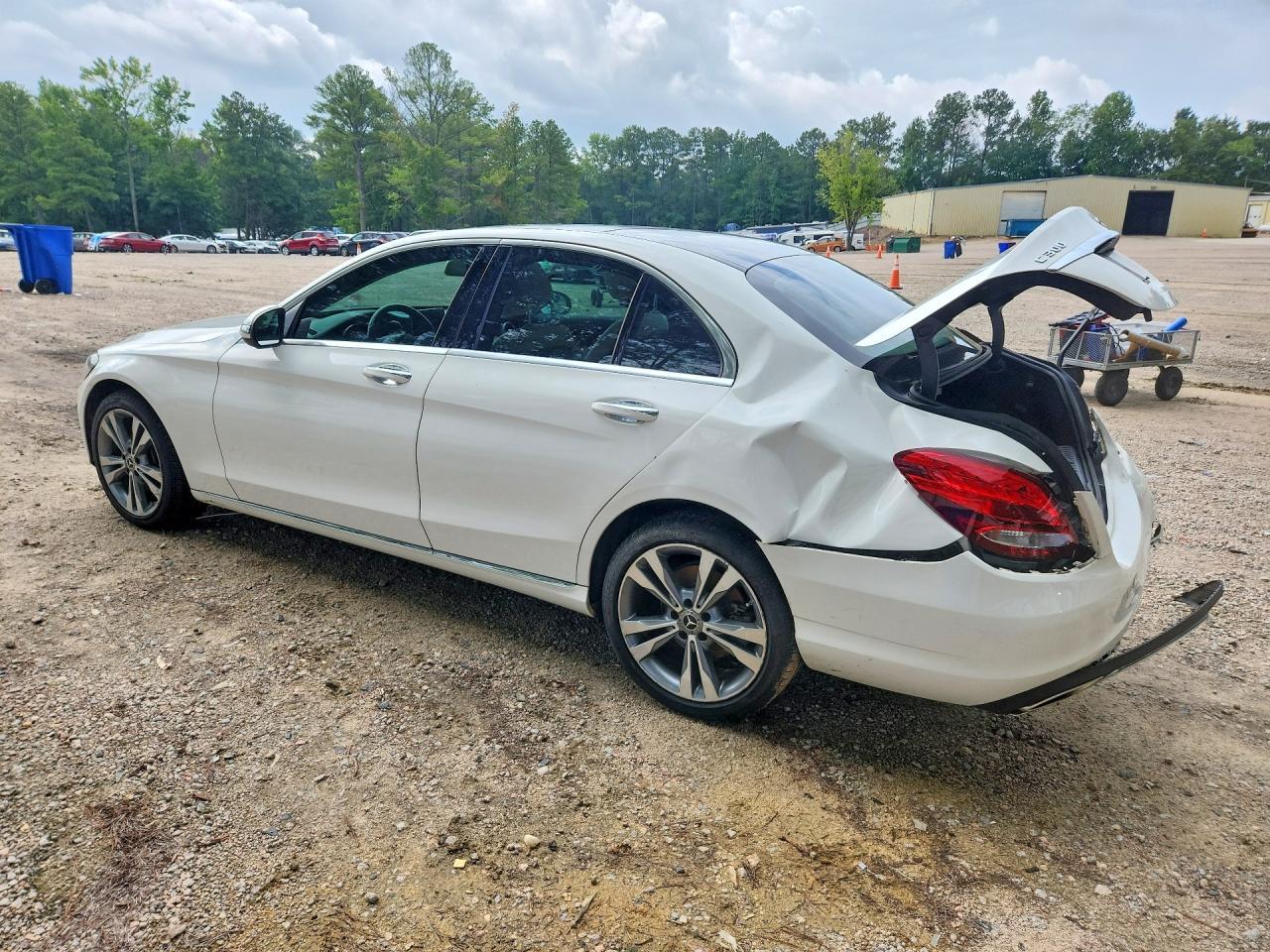2017 Mercedes-Benz C 300 4Matic - Фото 2