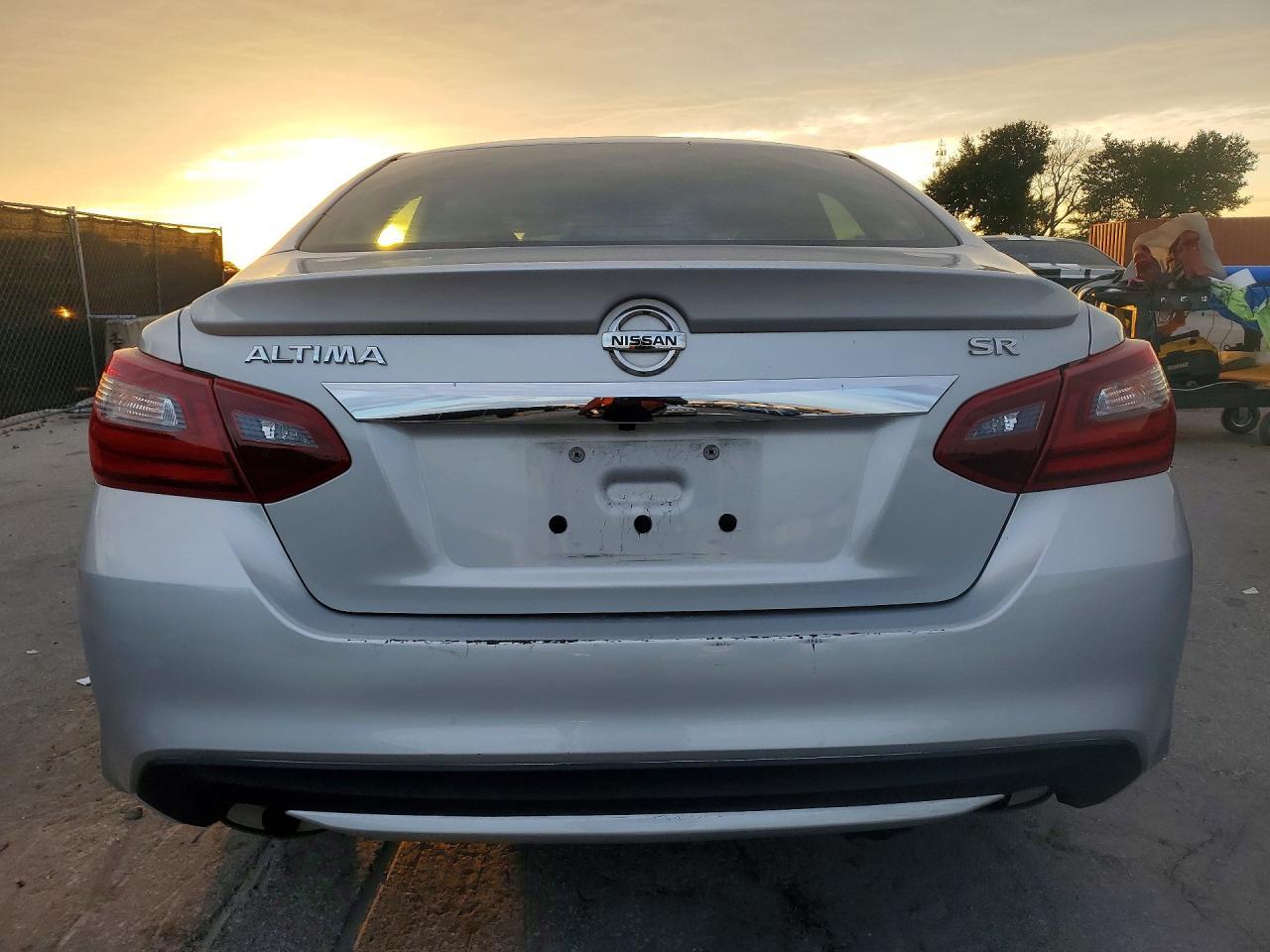 2017 Nissan Altima 2.5 Sr - Фото 6