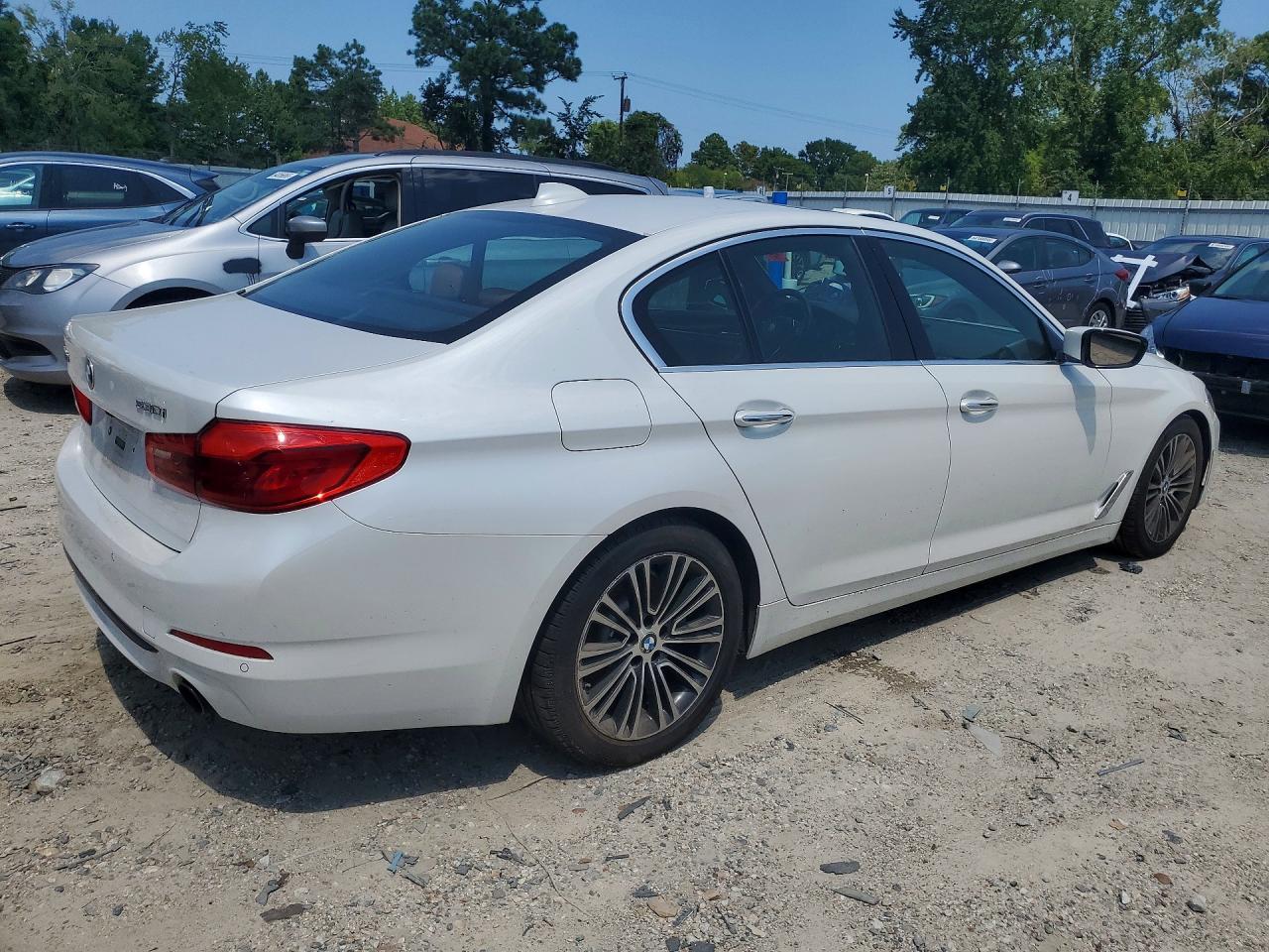 2017 BMW 530 Xi - Фото 3