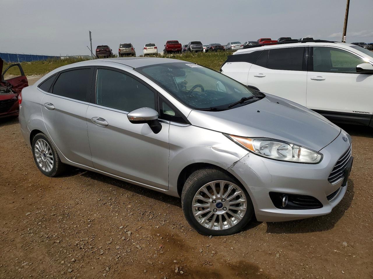 2015 Ford Fiesta Titanium - Фото 4