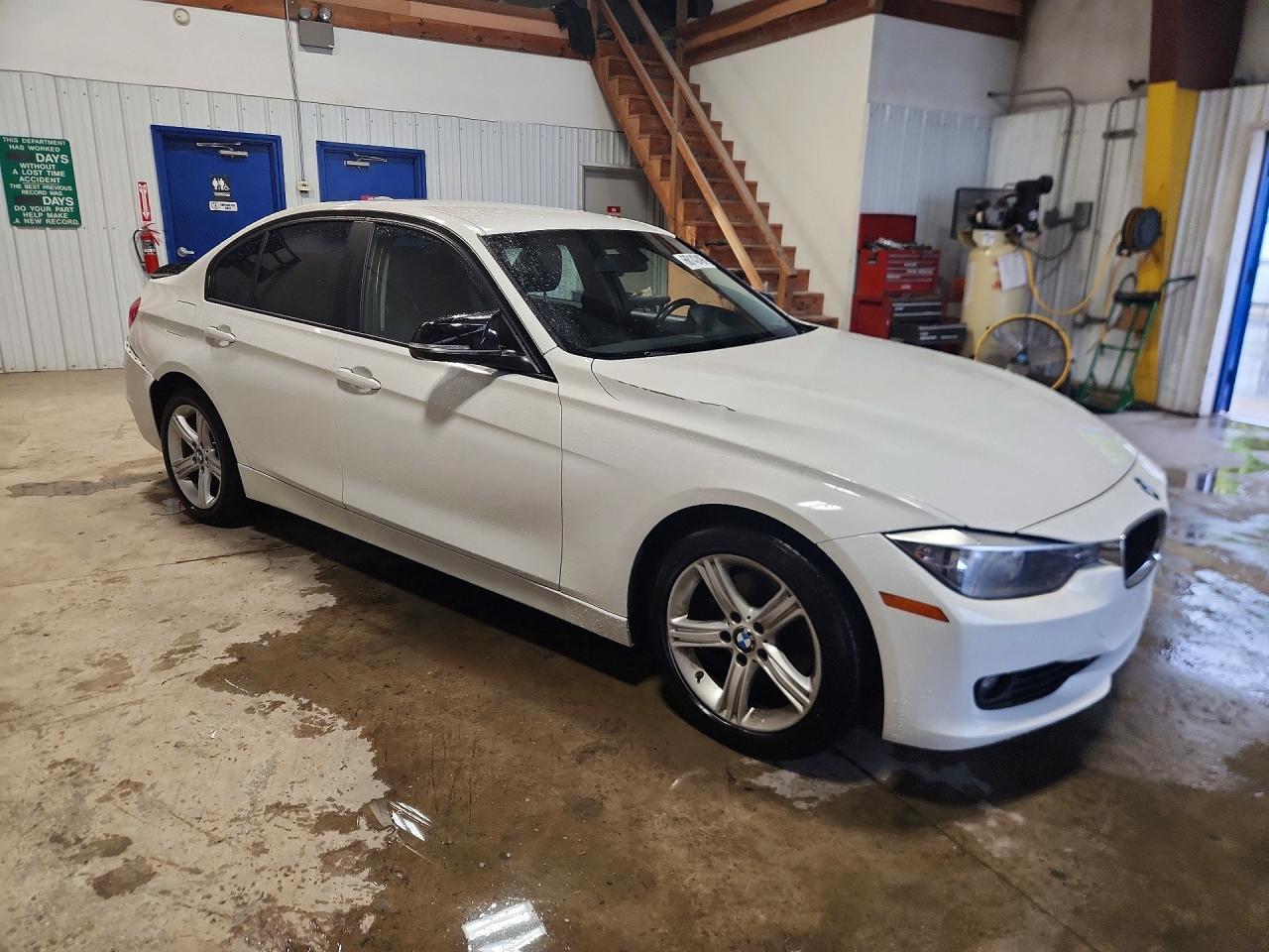 2014 BMW 320 I - Image 4