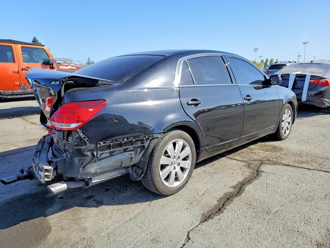 2005 Toyota Avalon Xls - Image 3
