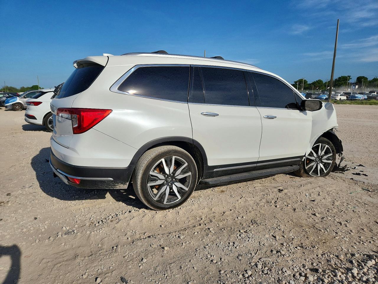2022 Honda Pilot Touring - Image 3