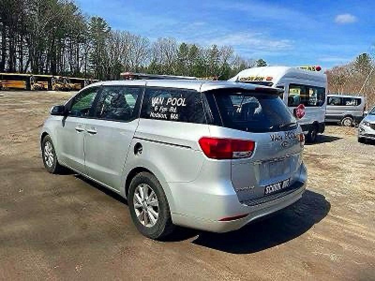 2018 Kia Sedona L - Фото 3