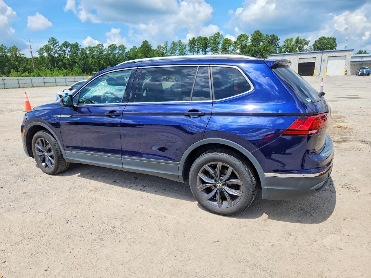 2023 Volkswagen Tiguan Se - Image 2