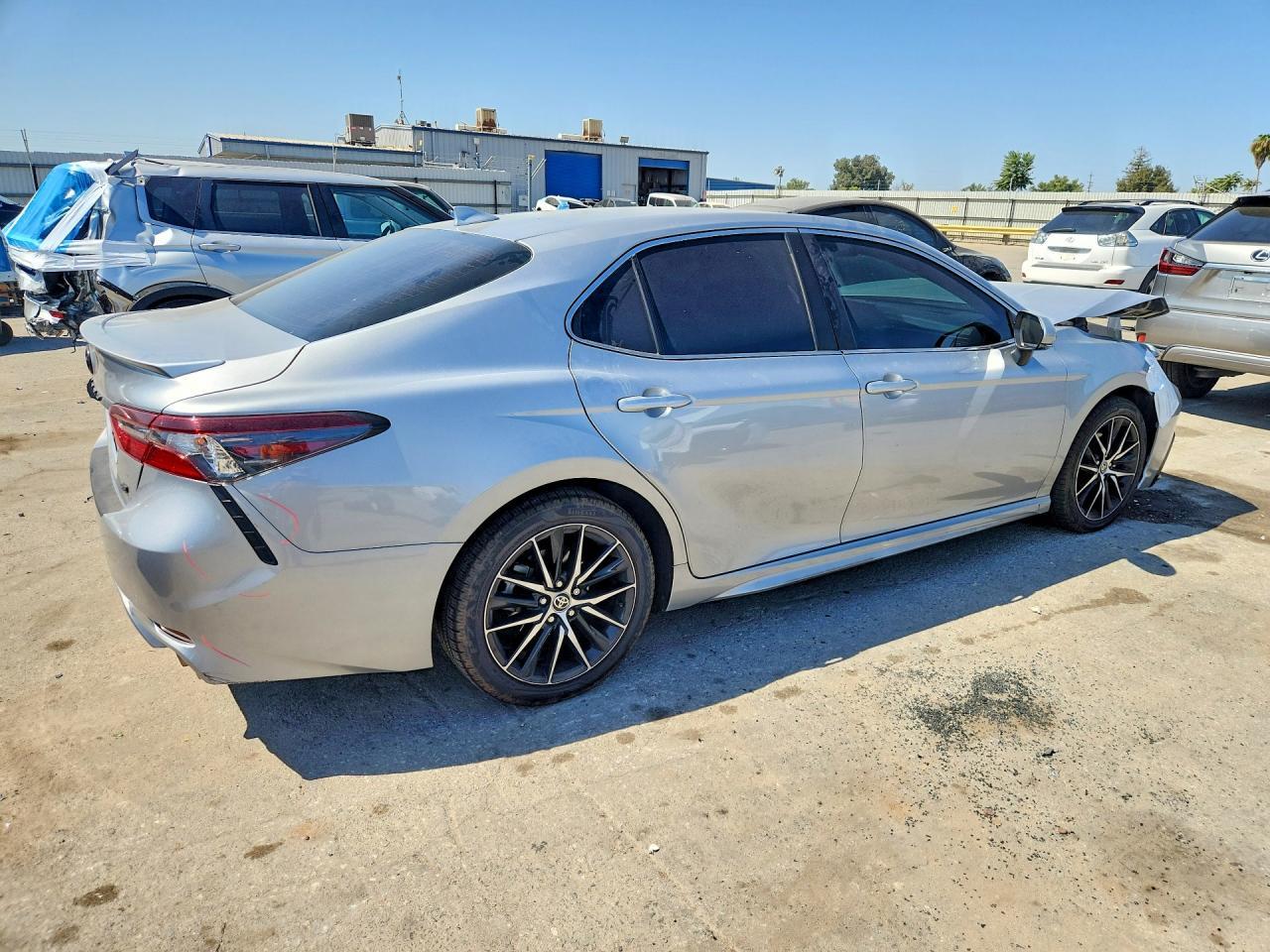 2023 Toyota Camry Se - Фото 3