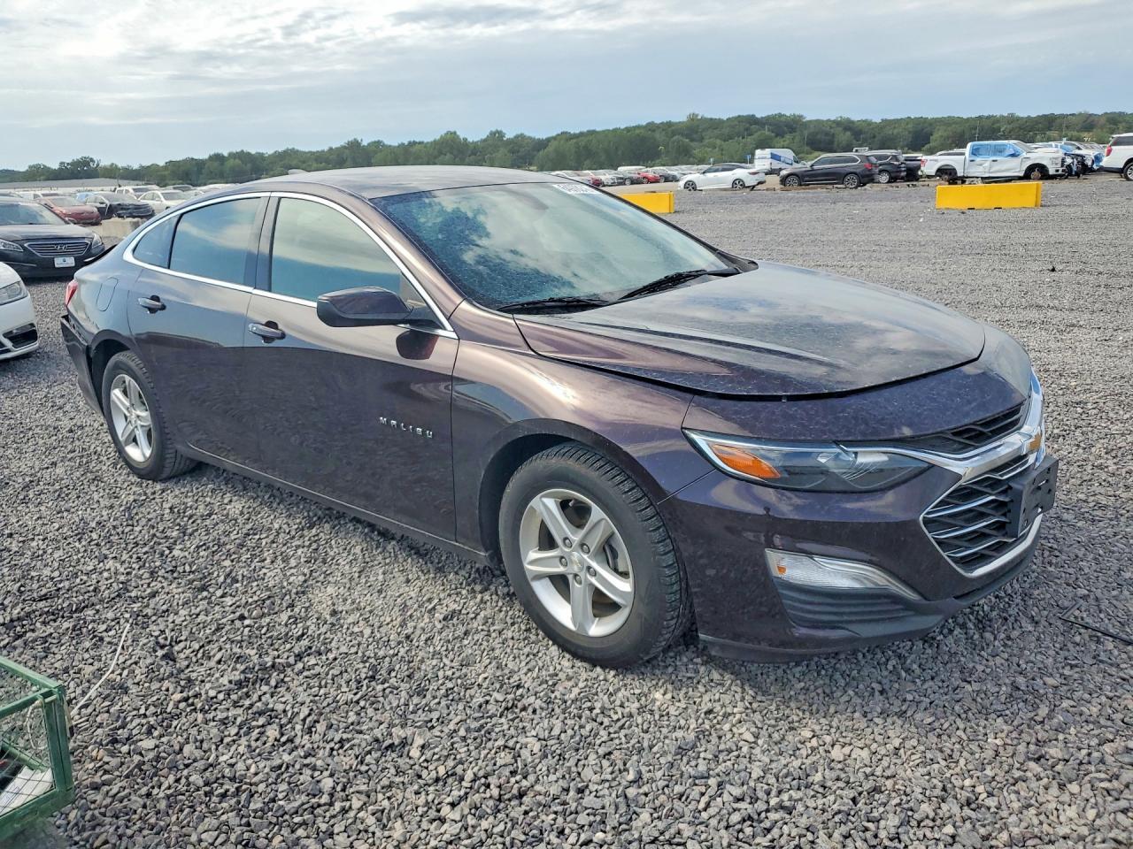 2021 Chevrolet Malibu Ls - Фото 4
