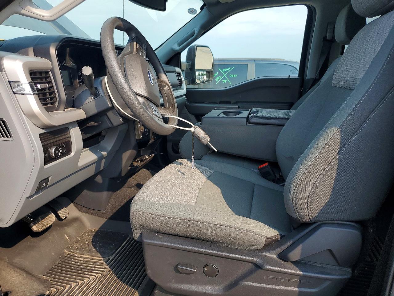 2023 Ford F350 Super Duty - Фото 7