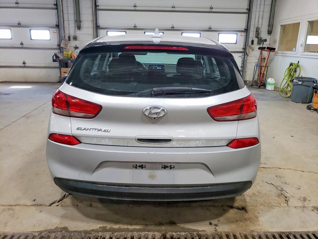 2018 Hyundai Elantra Gt Base - Фото 6