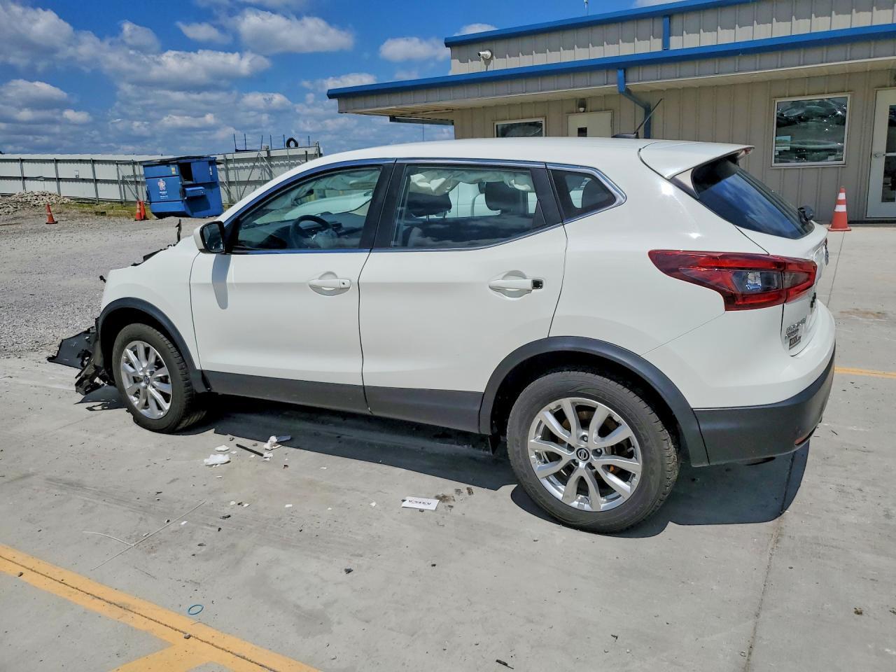 2021 Nissan Rogue Sport S - Фото 2