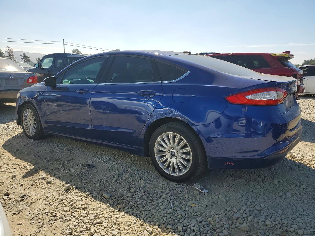 2013 Ford Fusion Se Hybrid - Image 2