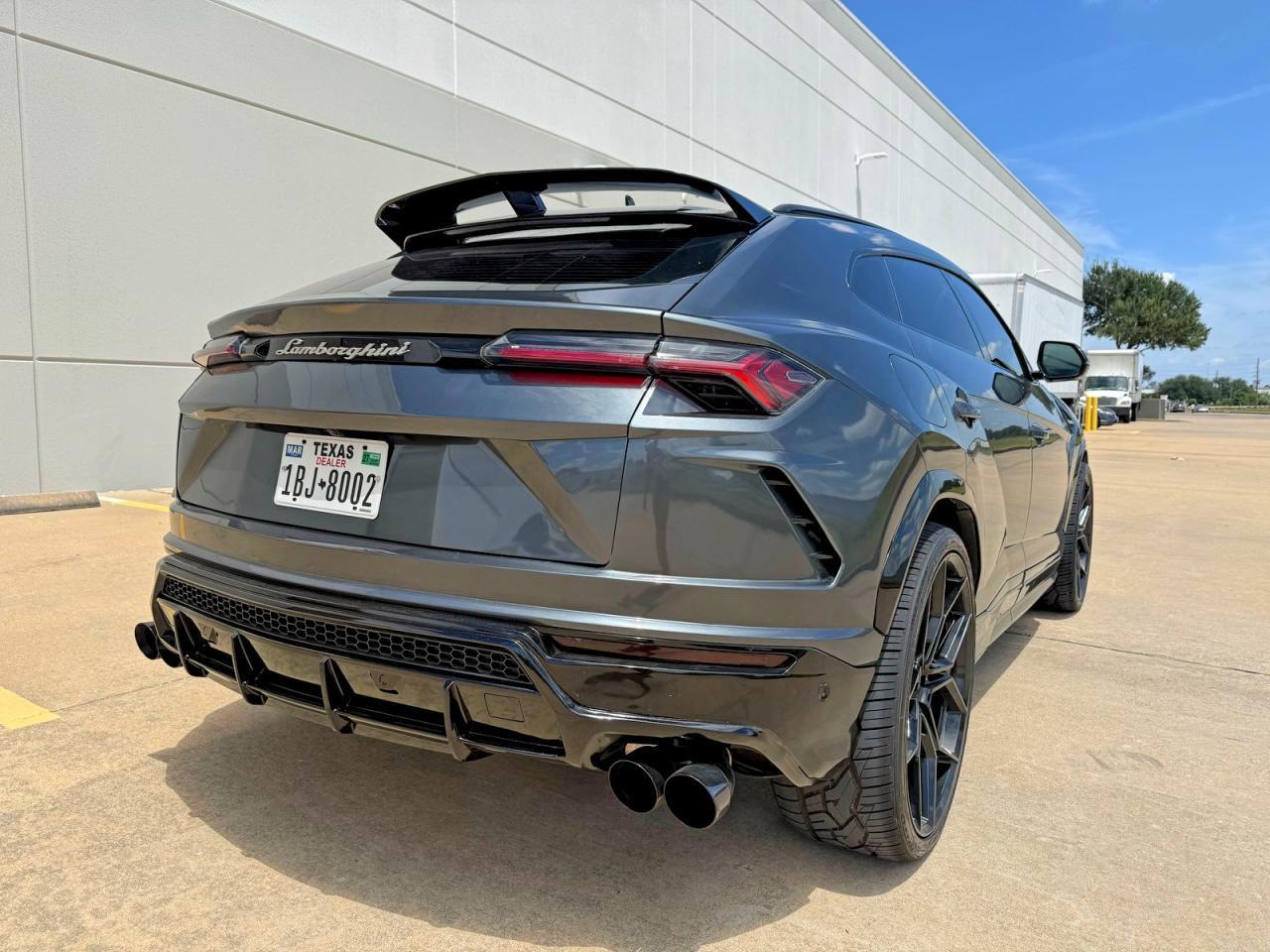 2019 Lamborghini Urus - Image 4