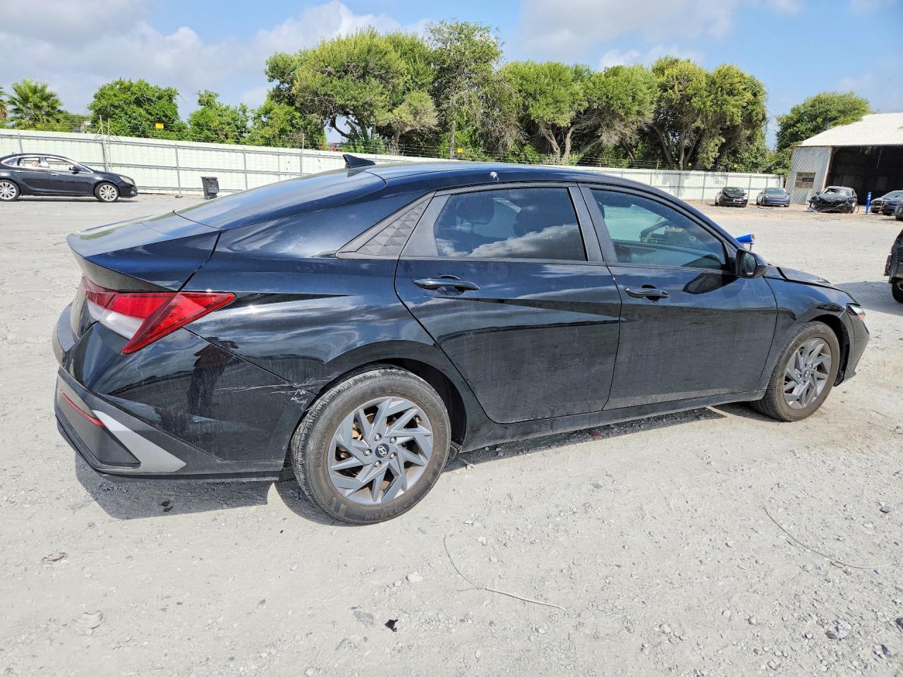 2024 Hyundai Elantra Sel - Фото 3