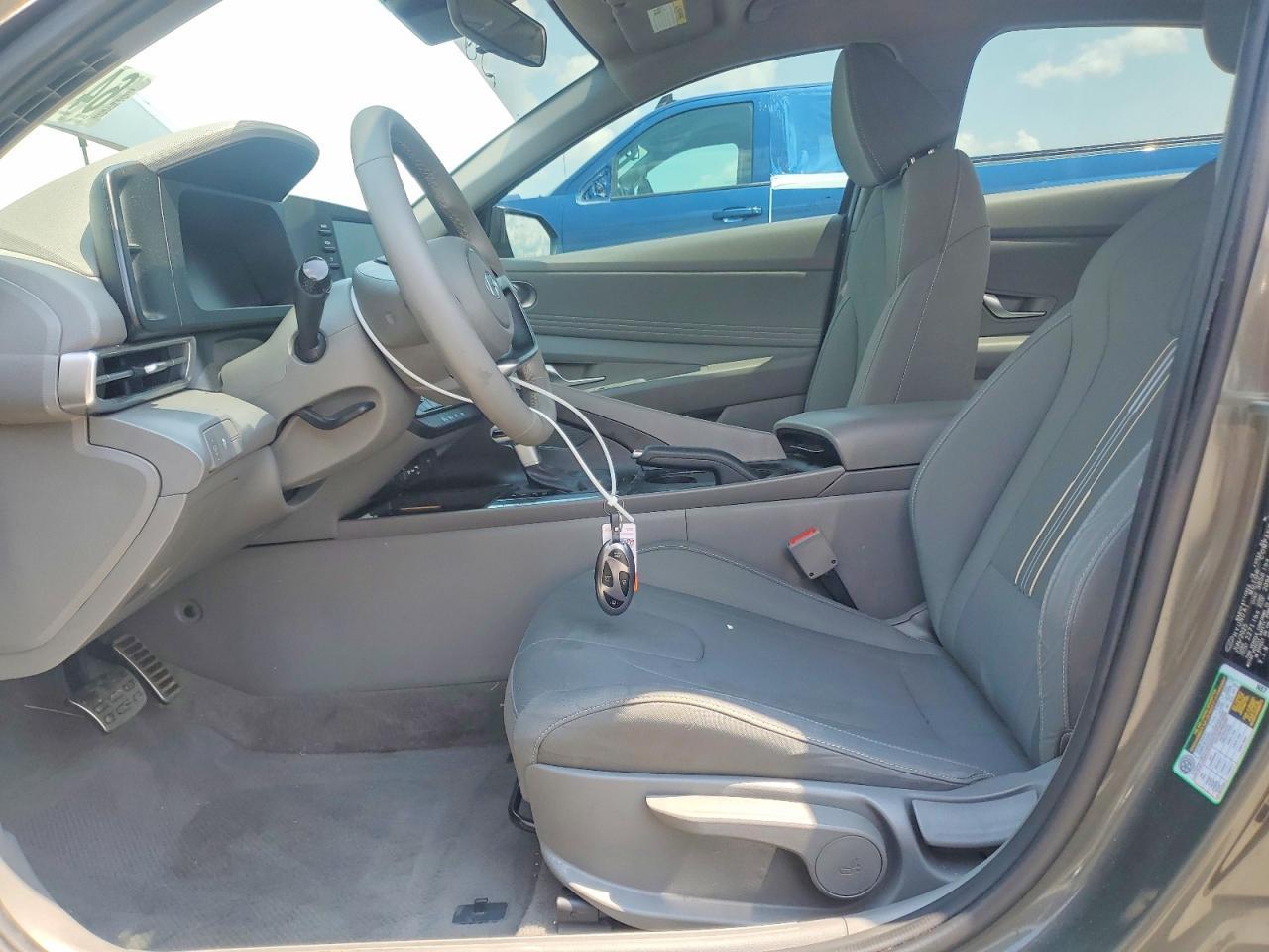 2025 Hyundai Elantra Sel Sport - Фото 7
