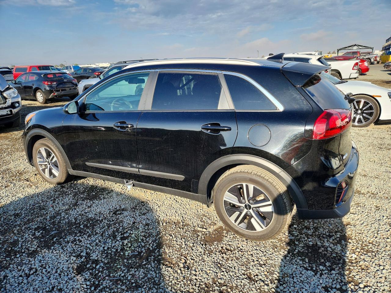 2022 Kia Niro Lxs - Image 2