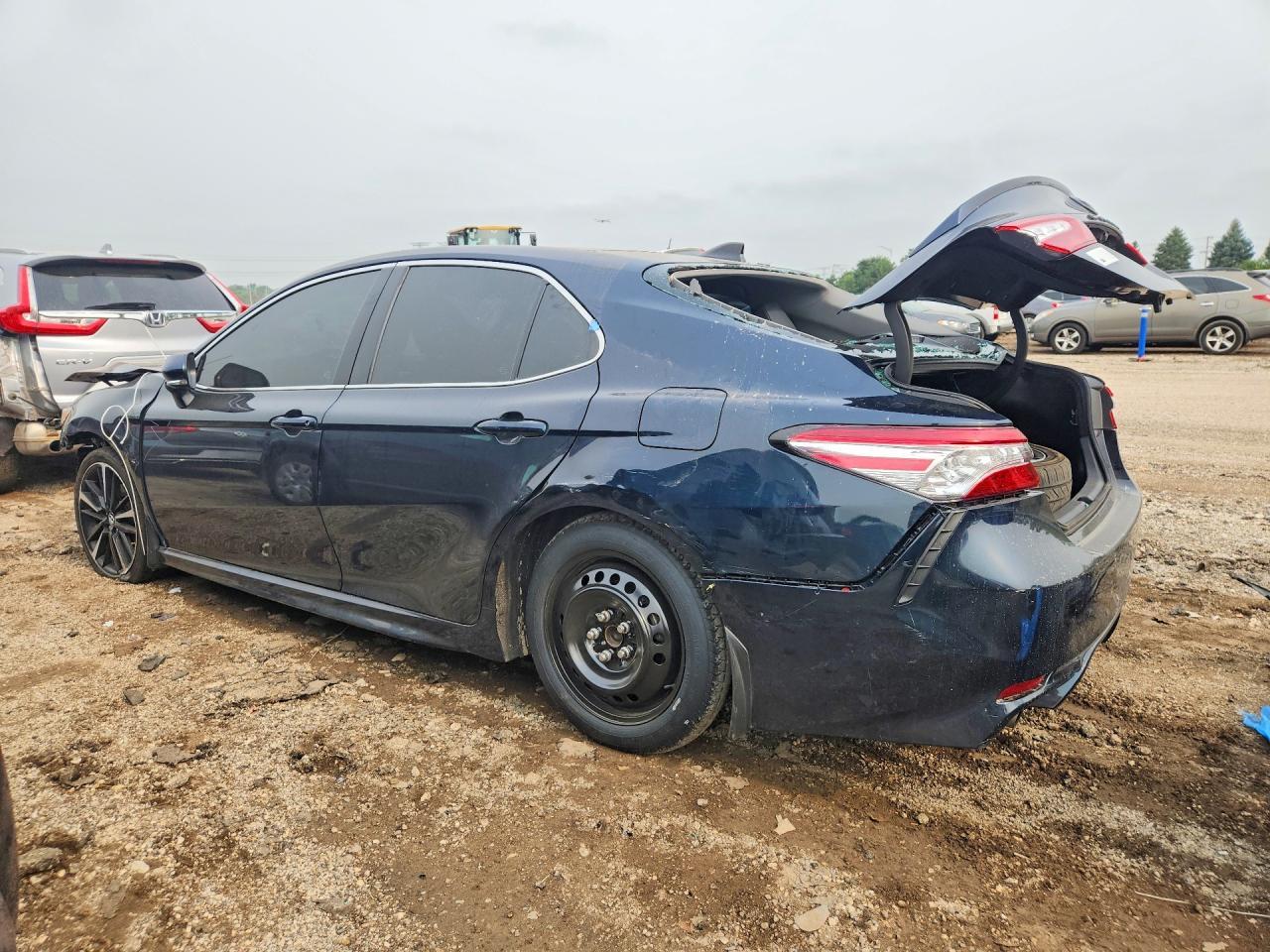 2020 Toyota Camry Xse - Фото 2