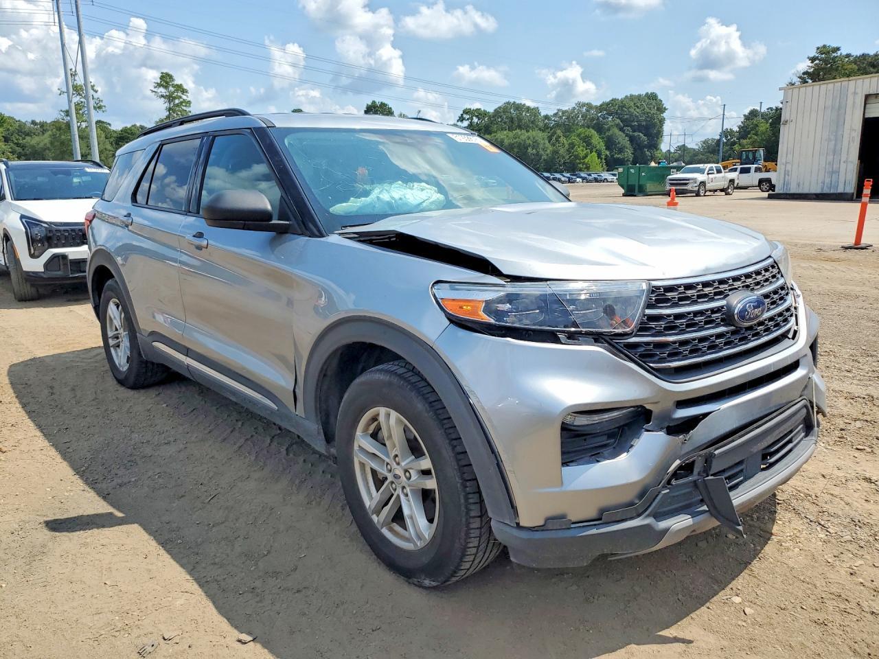 2023 Ford Explorer Xlt - Фото 4