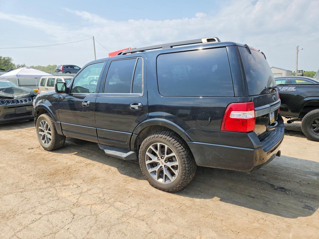 2017 Ford Expedition Xlt - Фото 2