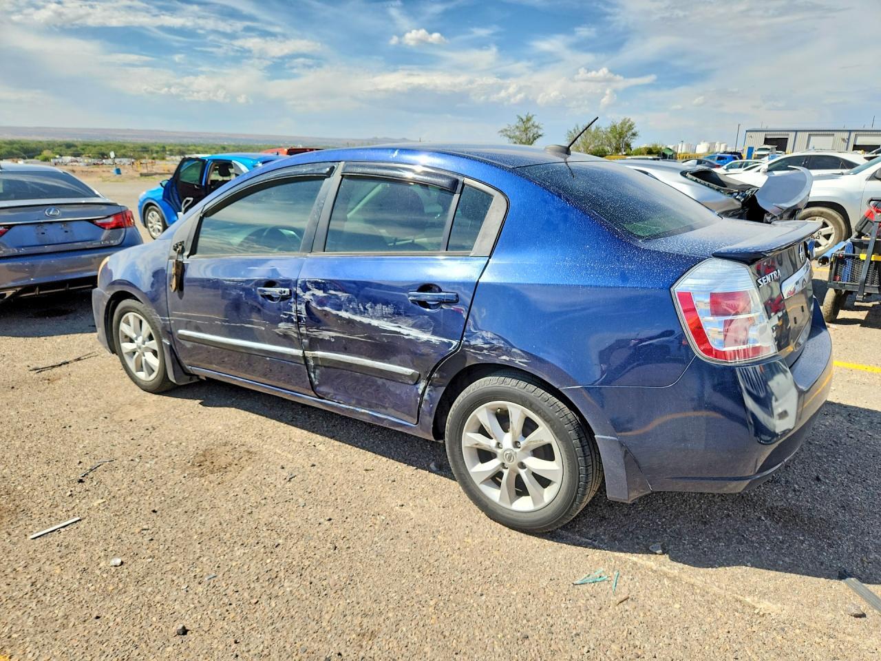 2012 Nissan Sentra 2.0 - Фото 2