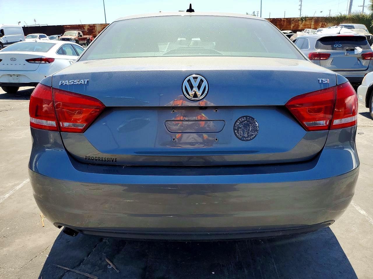 2015 Volkswagen Passat S - Фото 6