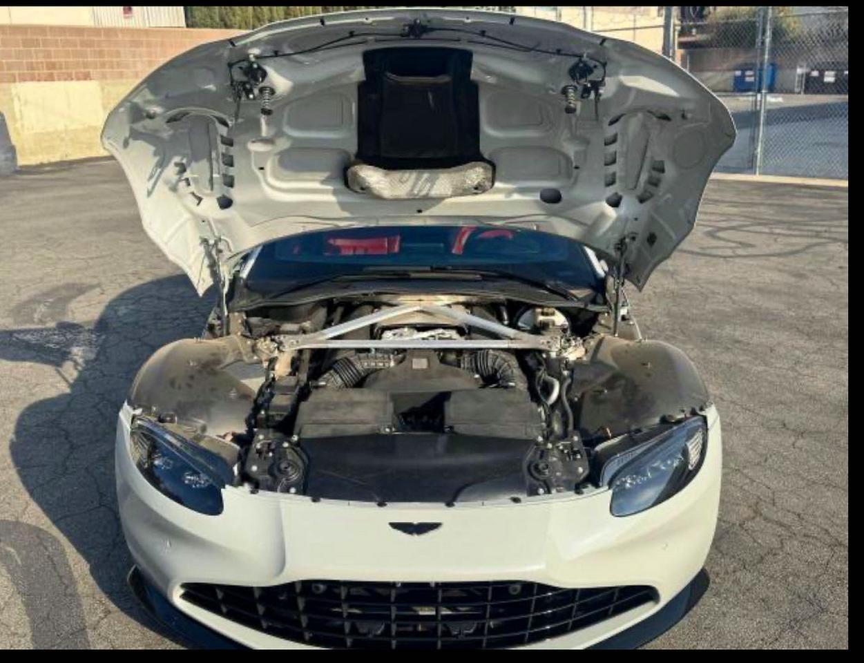 2023 Aston Martin Vantage - Image 7