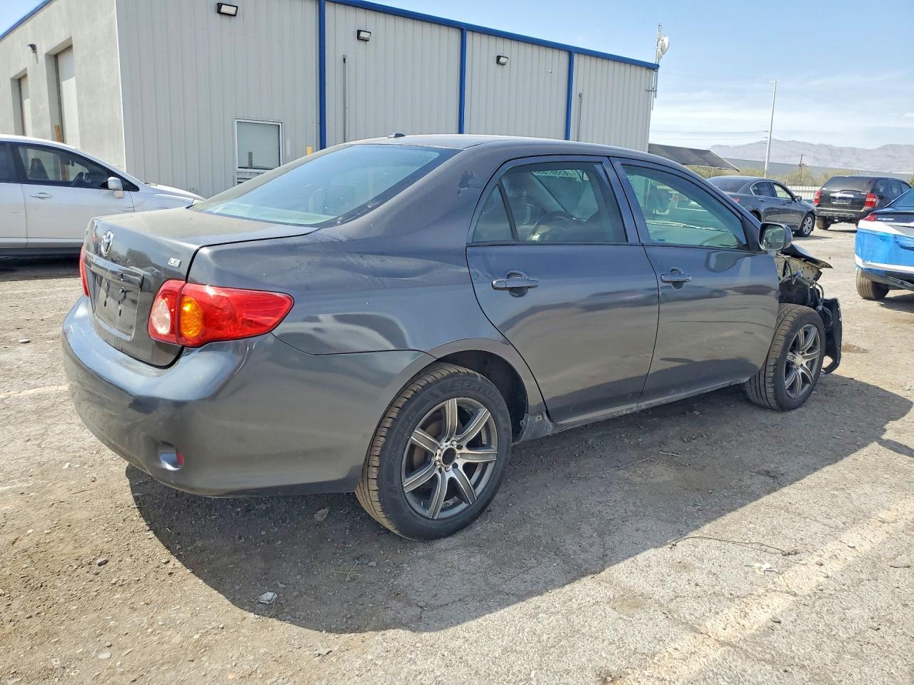 2010 Toyota Corolla Le - Фото 3