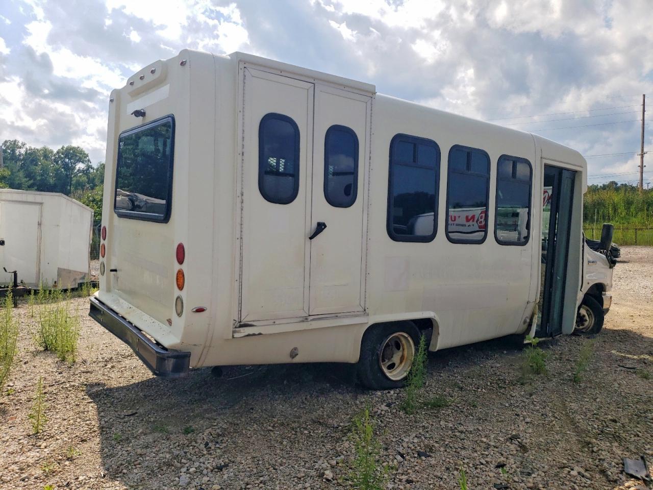 2021 Ford E350 Shuttle Bus - Фото 4