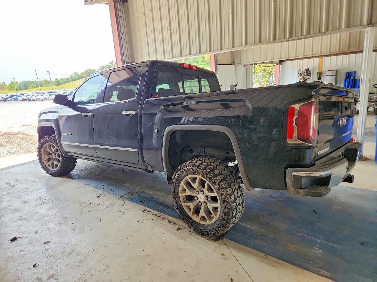 2018 GMC Sierra K1500 Slt - Image 2