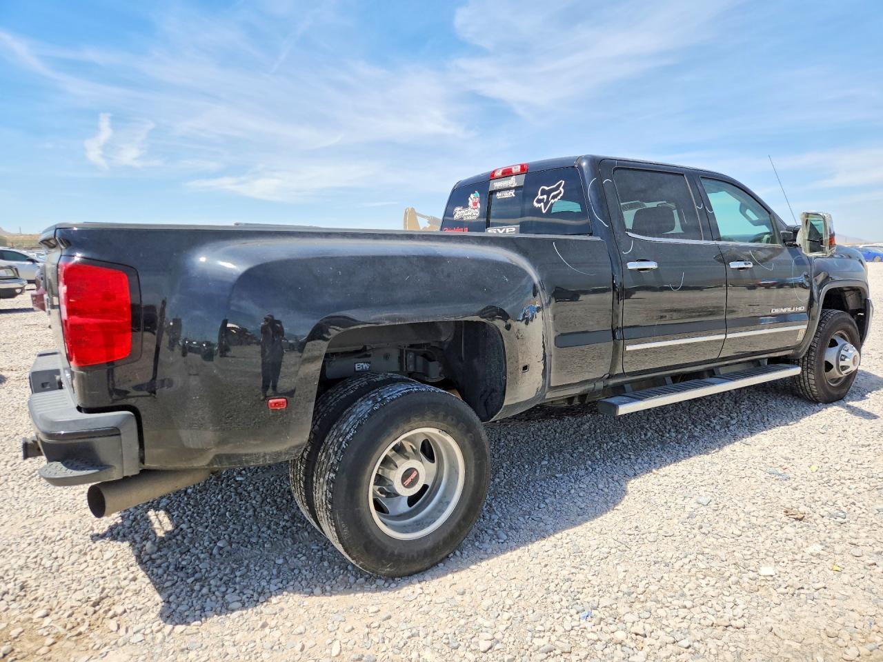 2015 GMC Sierra K3500 Denali - Фото 3
