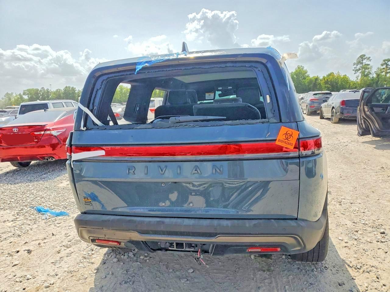 2025 Rivian R1S Premium - Фото 7