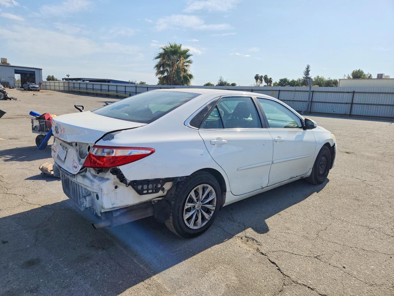 2016 Toyota Camry Le - Image 3