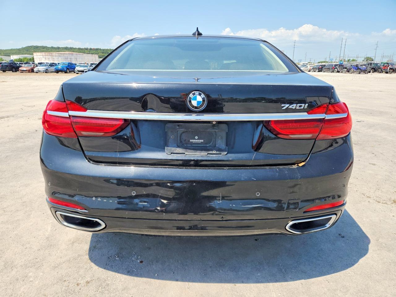 2016 BMW 740 I - Фото 6