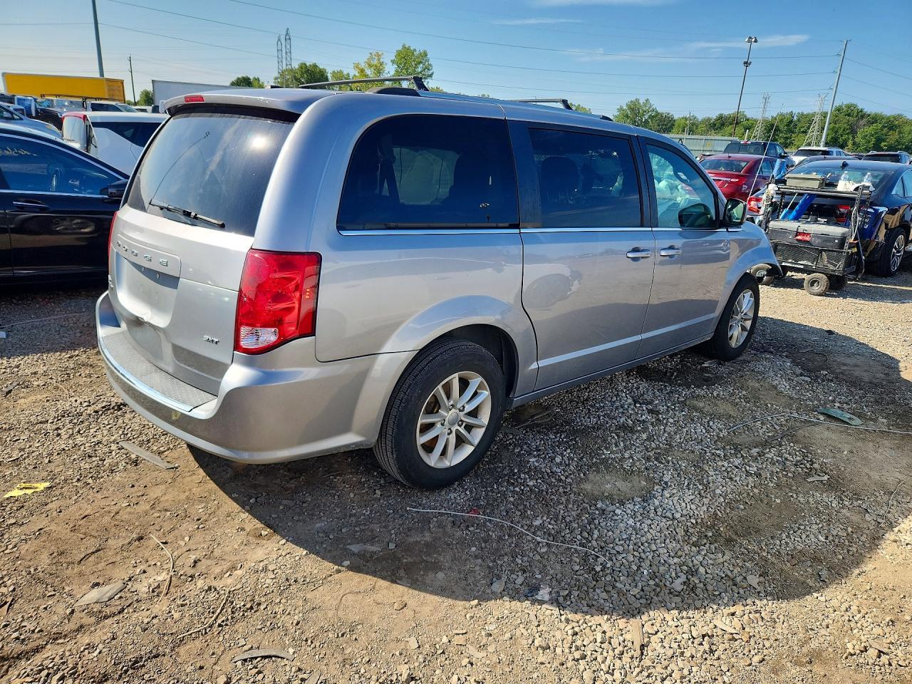 2020 Dodge Grand Caravan Sxt - Фото 3