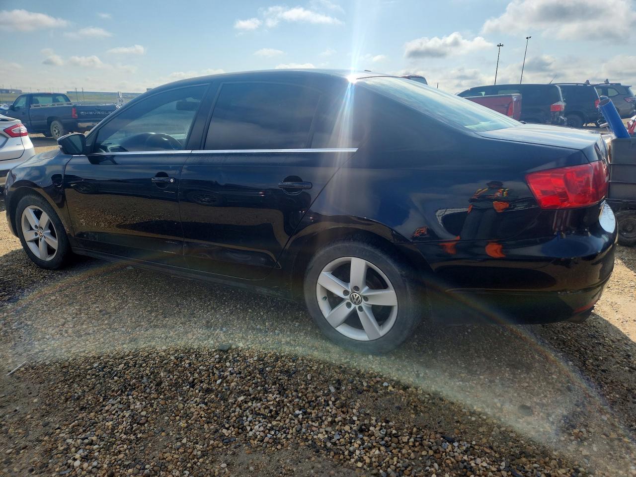 2013 Volkswagen Jetta - Фото 2