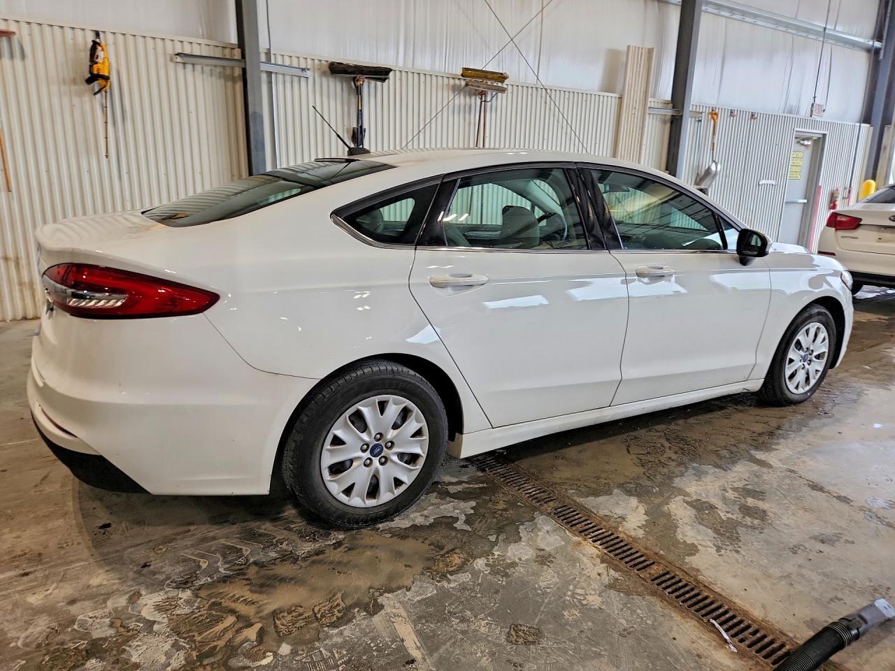 2019 Ford Fusion S - Image 3