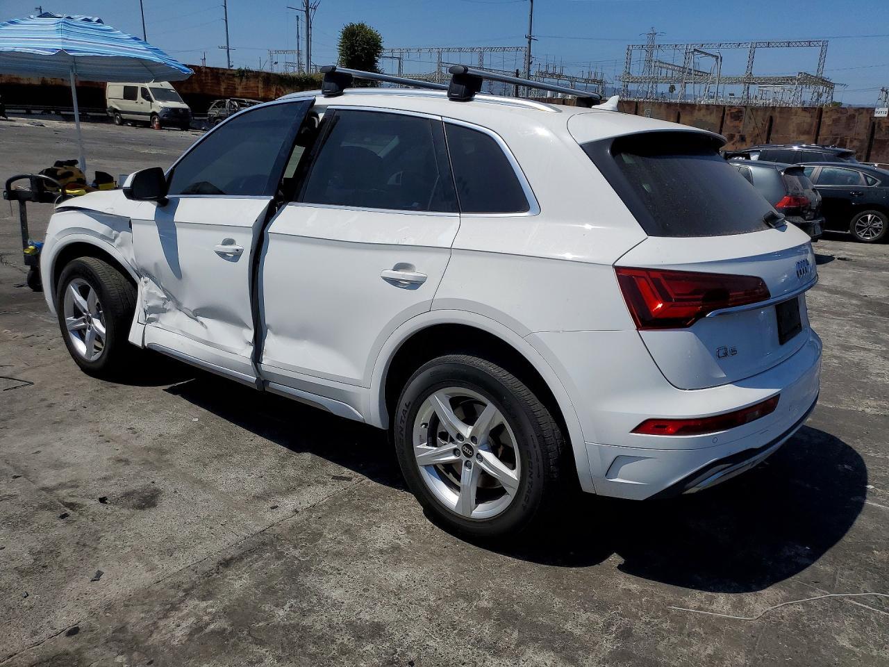 2023 Audi Q5 Premium 40 - Image 2