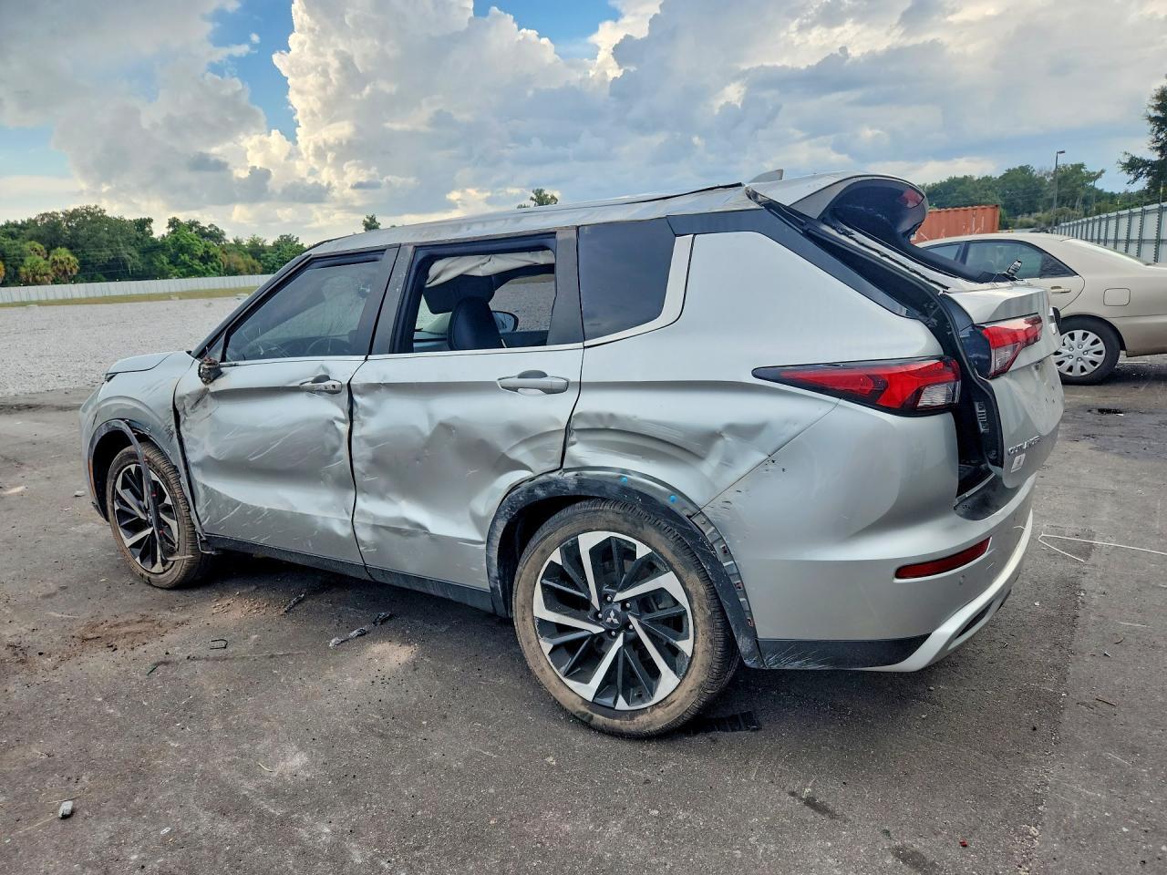 2024 Mitsubishi Outlander Se - Фото 2