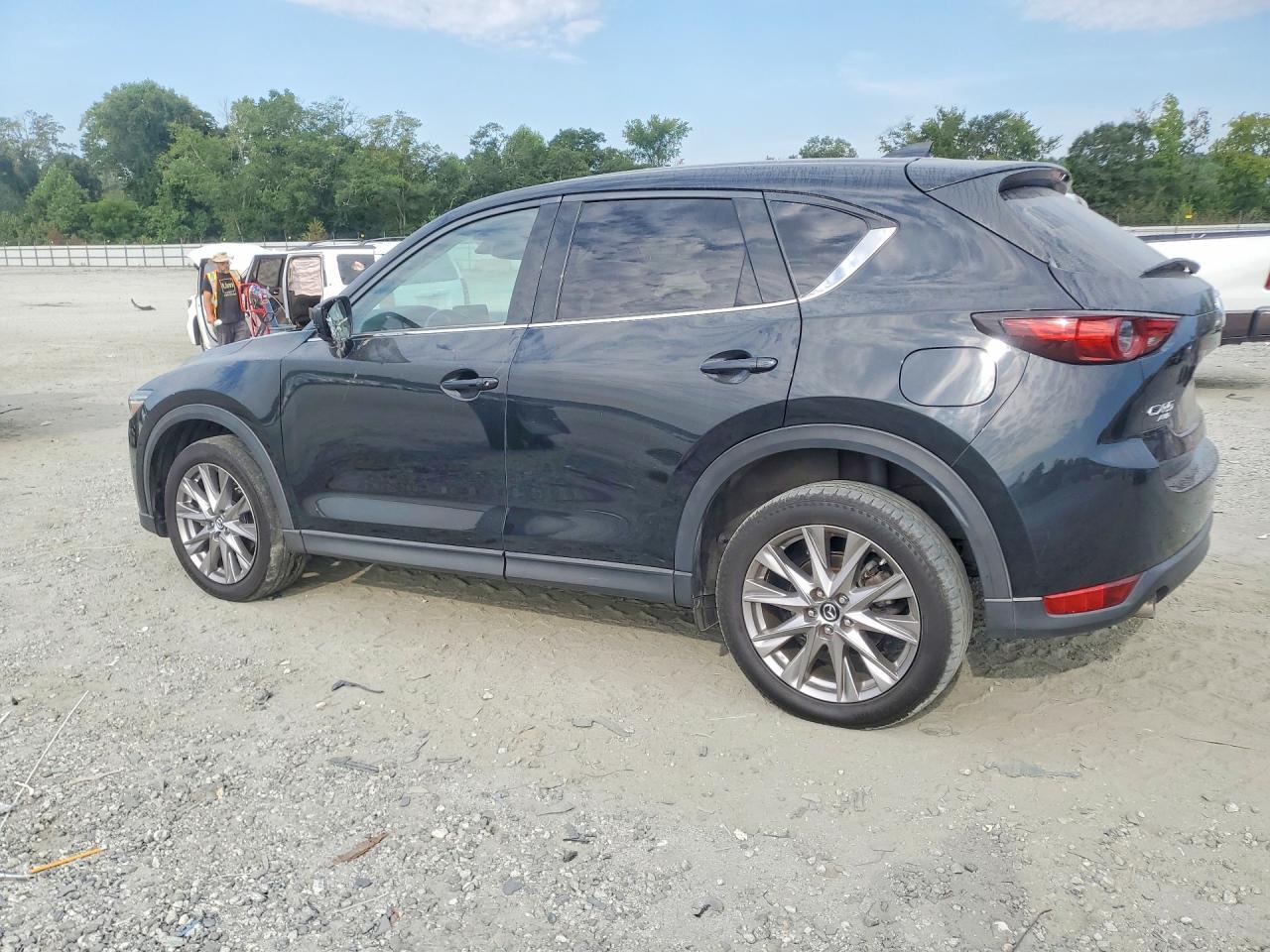 2019 Mazda Cx-5 Grand Touring Reserve - Image 2