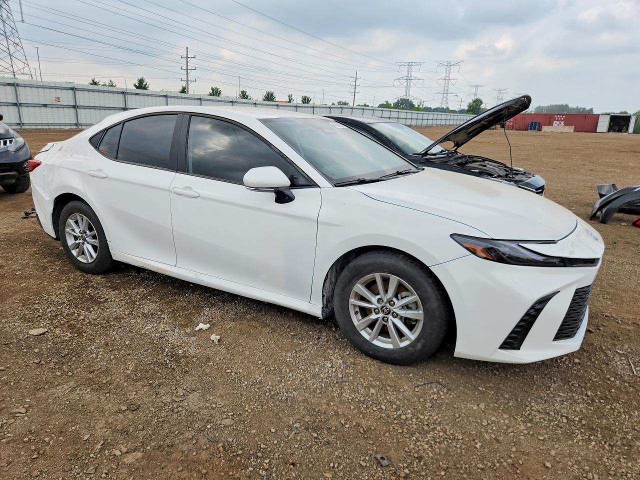 2025 Toyota Camry Se - Image 4