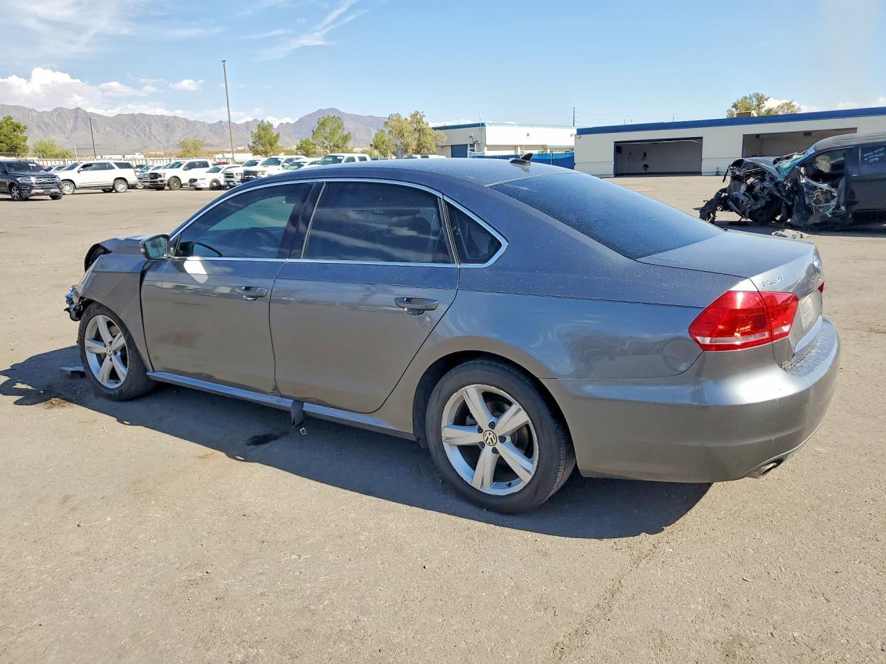 2015 Volkswagen Passat Se - Image 2